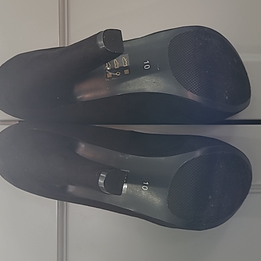 Suede Pumps - image 4